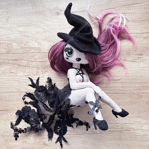 Witch pinup doll