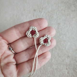 Mini crochet flowers