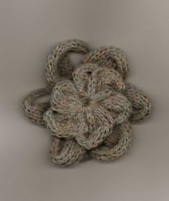 Ravelry Machine Knit Flowers pattern by Eileen Montgomery