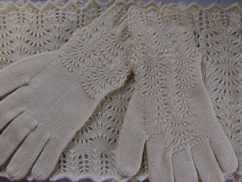 Plumes (Gloves and Neck Warmer) photo 2