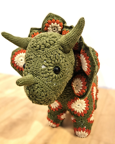 Granny Square Dino Triceratops