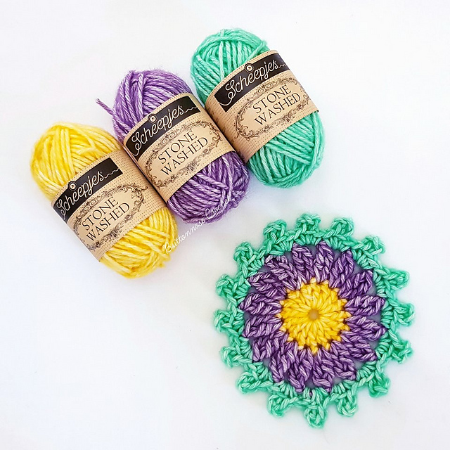 Ravelry Lynda Flower pattern by Buttonnose Crochet