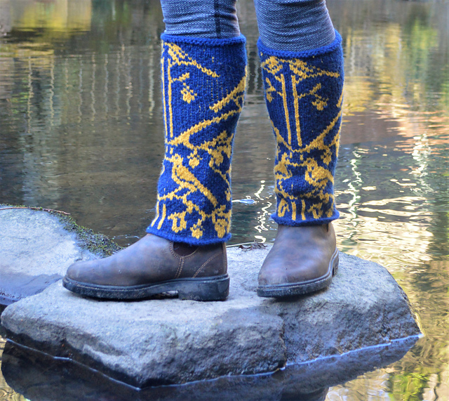 Ravelry MunroSisters3's Kissing birds leg warmers