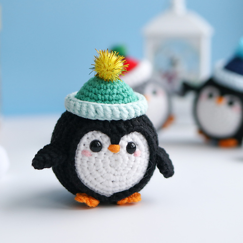 ravelry-penguin-in-christmas-sock-pattern-by-marina-chuchkalova