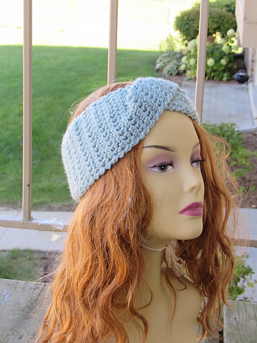 Ravelry: Twist Ear Warmer pattern by CrochetDreamz