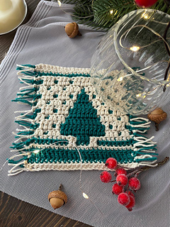 Ravelry: Christmas Tree Coaster Mosaic Mug Rug pattern by Nastya Burlaka