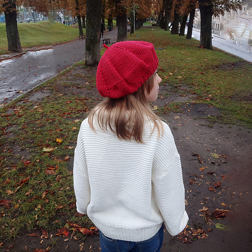 Ravelry Easy French Beret Hat pattern by Natalie Lviv