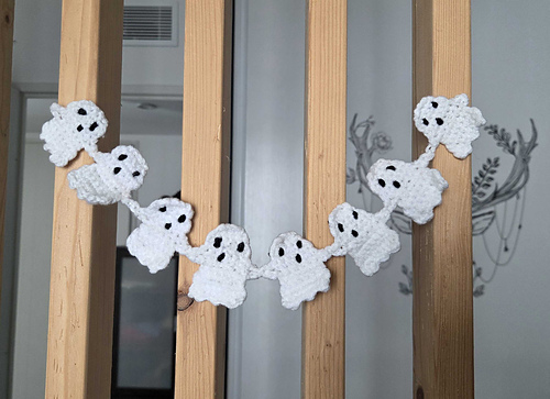 Little ghosts (Halloween)