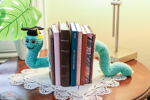 Bookworm Bookends