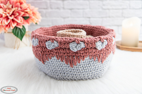Heart Basket with Flower Divider photo 5
