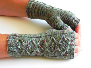 zombie viXen mitts