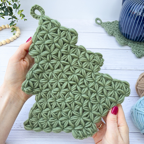 Jasmine Christmas Tree Trivet