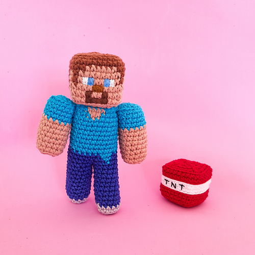 Ravelry: Steve Minecraft Amigurumi pattern by Thamires Kaled