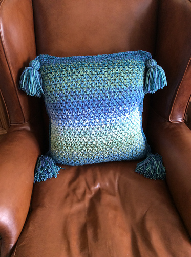Crochet Linen Stitch Cushion photo 2