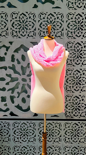 Lightweight stitches that feel as soft as the sea breeze.