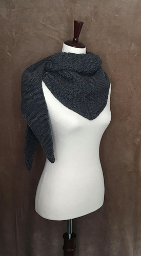 Size M: (163 cm/64”), Depth: 41cm/16”