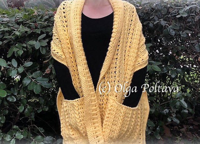 Ravelry: Textured Pockets Shawl pattern 