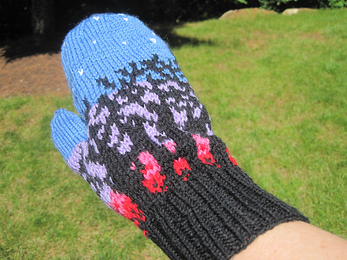 BRILLIANT TWILIGHT: Mittens and Fingerless Gloves photo 1