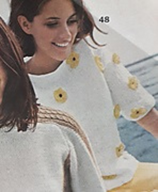 #48 Daisy-Trimmed White Pullover