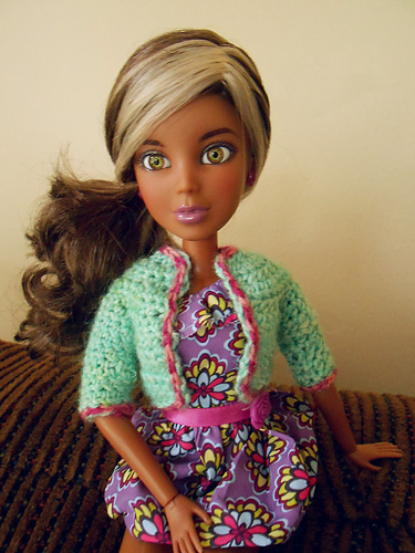Simple Crochet Cropped Cardigan for 12" Dolls photo 2