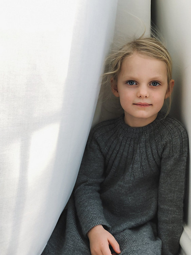 Søndagskjole - PetiteKnit