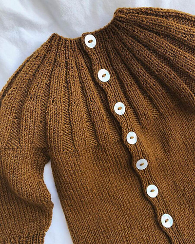 Søndagsdrakt - PetiteKnit