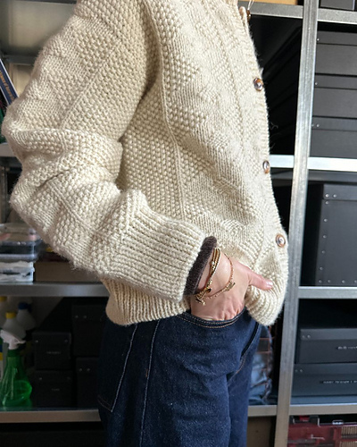 Esther Jakke - PetiteKnit