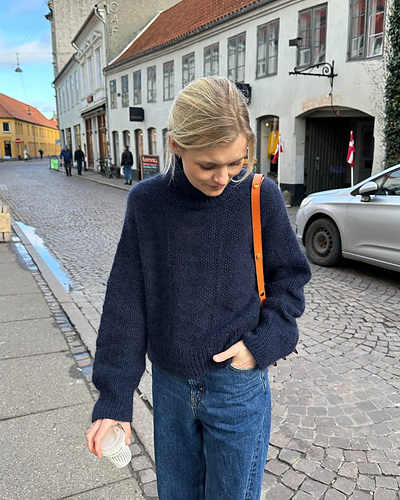 Esther Genser - PetiteKnit