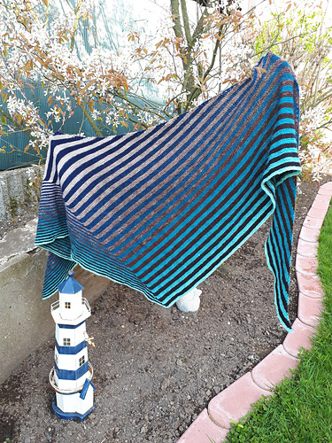 color shifting shawl