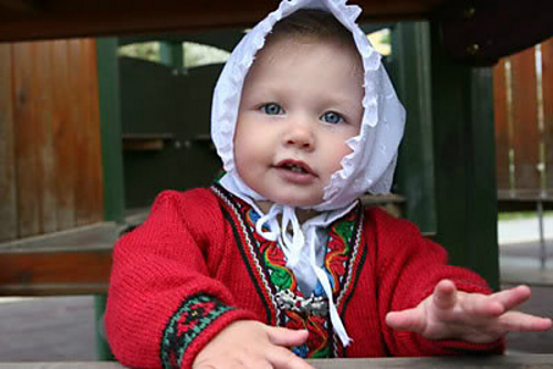 Mod1: Bunad, Jakke, Pannebånd og knestrømper/sko - Pfiol