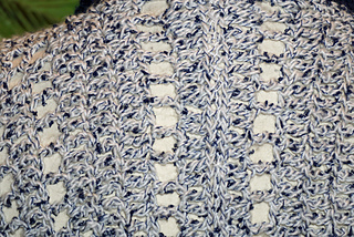 closeup center back seam
