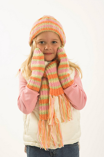 F170 Encore Worsted Child’s Hat, Scarf & Mittens photo 1