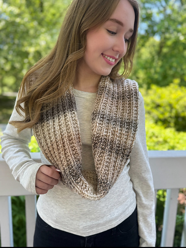 B226 Infinity Cowl an Mitts photo 1