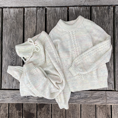 Ravelry Twist And Shout Sweat Suit pattern by Katja Dyrberg // Popknit