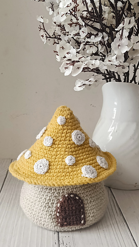 Mushroom storage basket