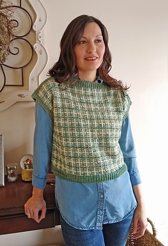 Peerie Plaid Vest photo 1