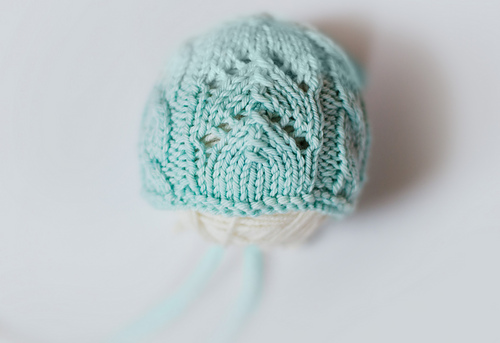 Ravelry: Alyx Bonnet pattern by Caryn Prouty