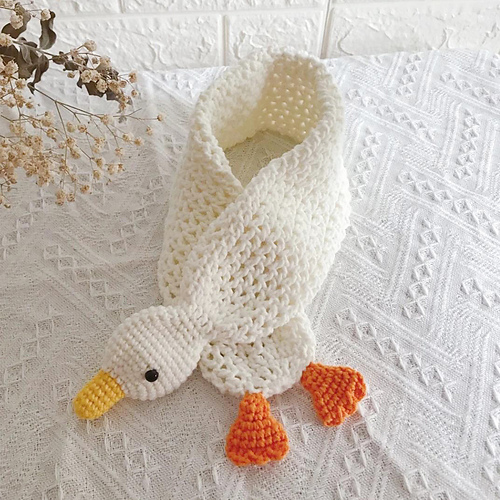 Amigurumi Goose Scarf - Estella Smith