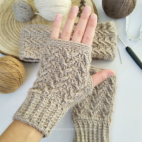 Hygge Arrow Gloves photo 3