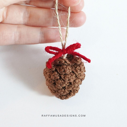 Pinecone Amigurumi photo 2
