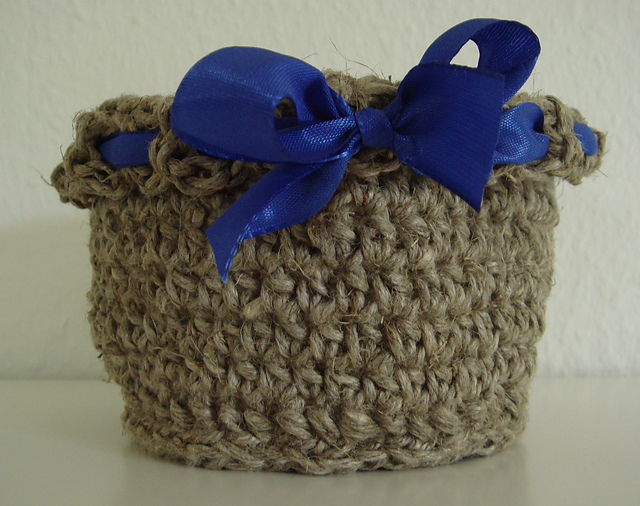 Ravelry Little Hemp Basket pattern by Susanne W.