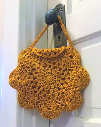 Ravelry: Miss Mable's Reticule pattern by Laurinda Reddig