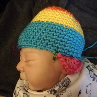 16/06/20 - Preemie Hat ear fins (side view)