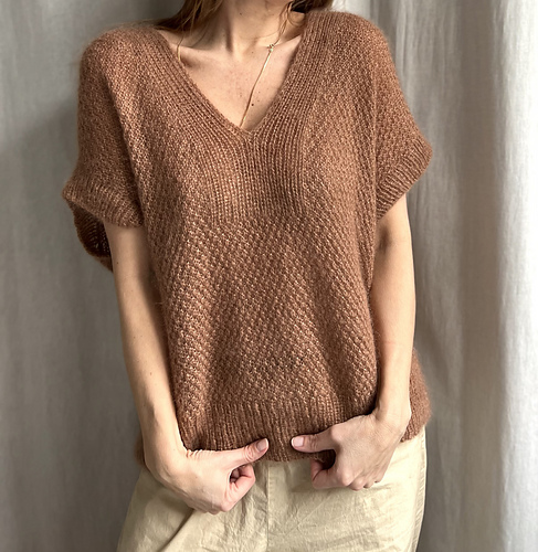 Fungus_Slipover_V-neck-2-