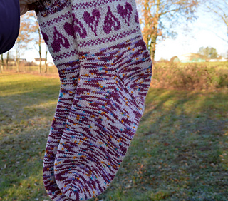Ravelry: Rewda's Sydänsukat / Hearts up and down socks