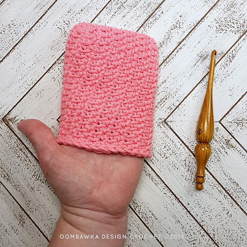 Dishcloth Mitt now included in the Mom & Tot Bath Mitt Post. Free Pattern by Oombawka Design Crochet.