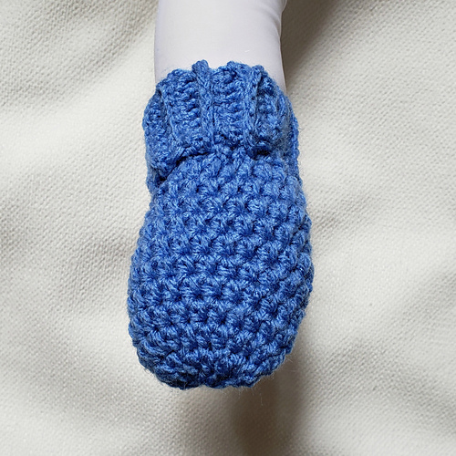 Ravelry EasyOn No Scratch Baby Mittens pattern by Rhondda Mol