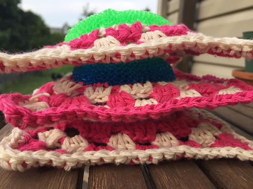 Circle Granny Square Scrubby photo 3