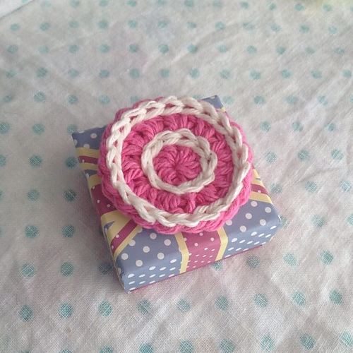 Ravelry 8 Modern Ornaments pattern by Salena Baca