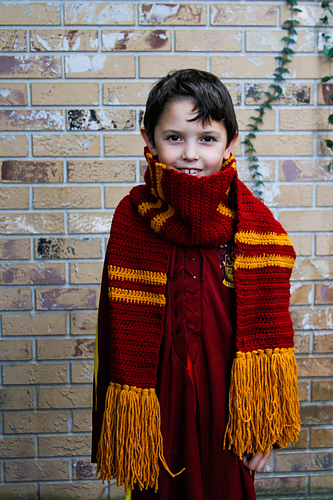 Gryffindor-husets skjerf - Katie Clary
